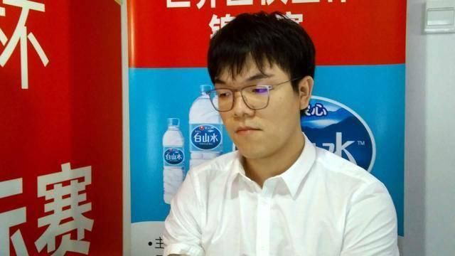 当数千名士兵蜂拥而上的时候，哈米德的士兵立刻开始从反斜面坑道进入正斜面的永备工事。
